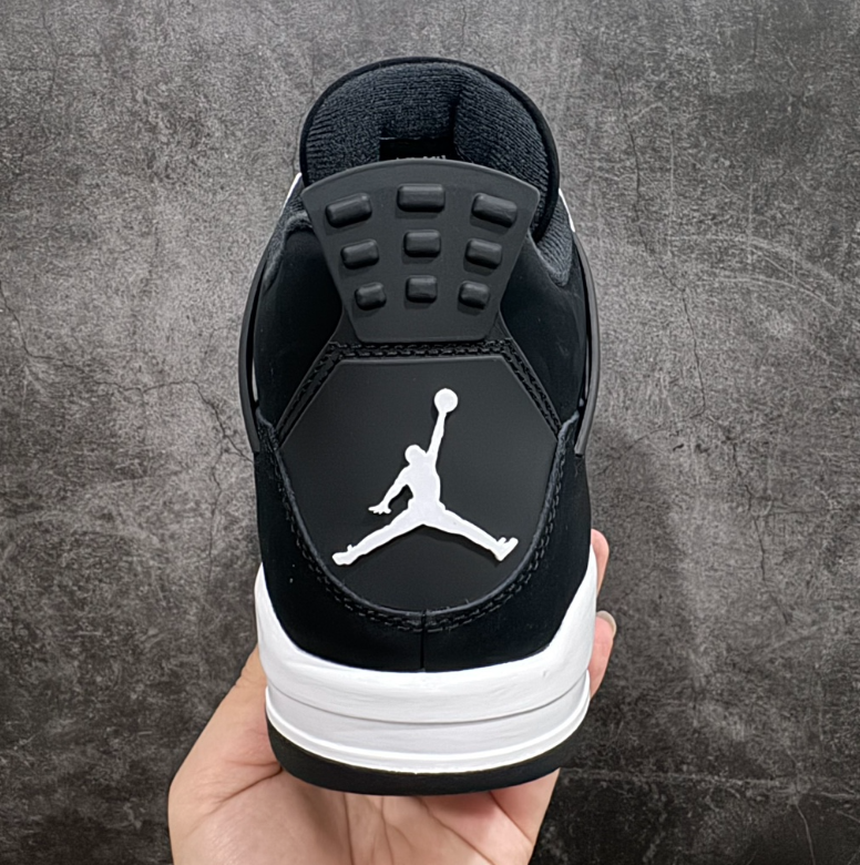 Jordan 4 Retro