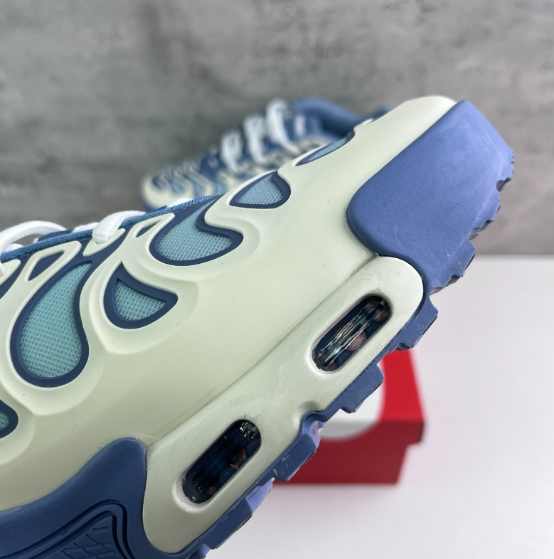 Air Max Plus Drift