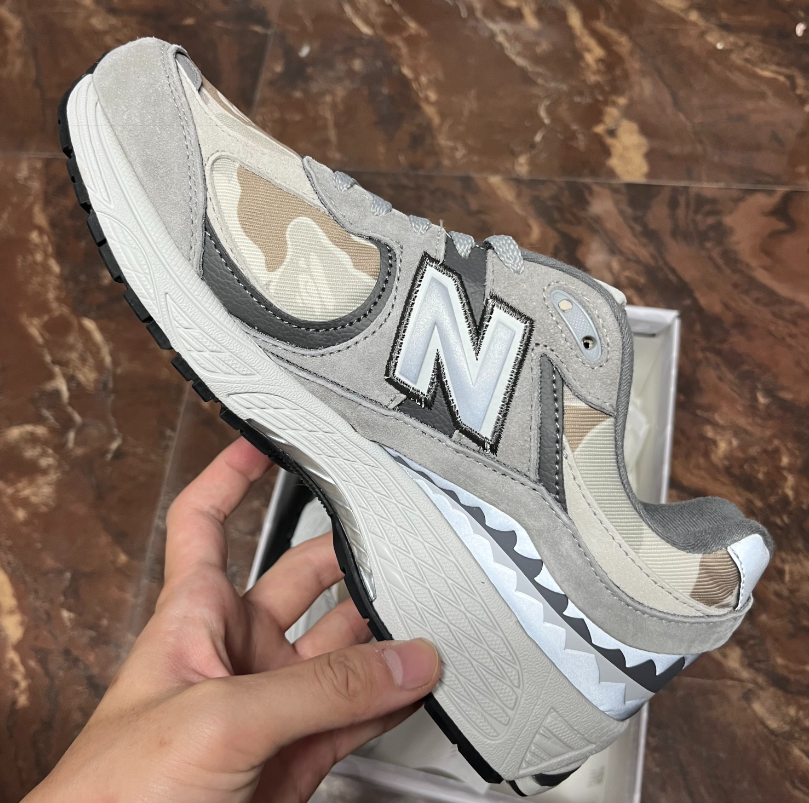 New Balance 2002R